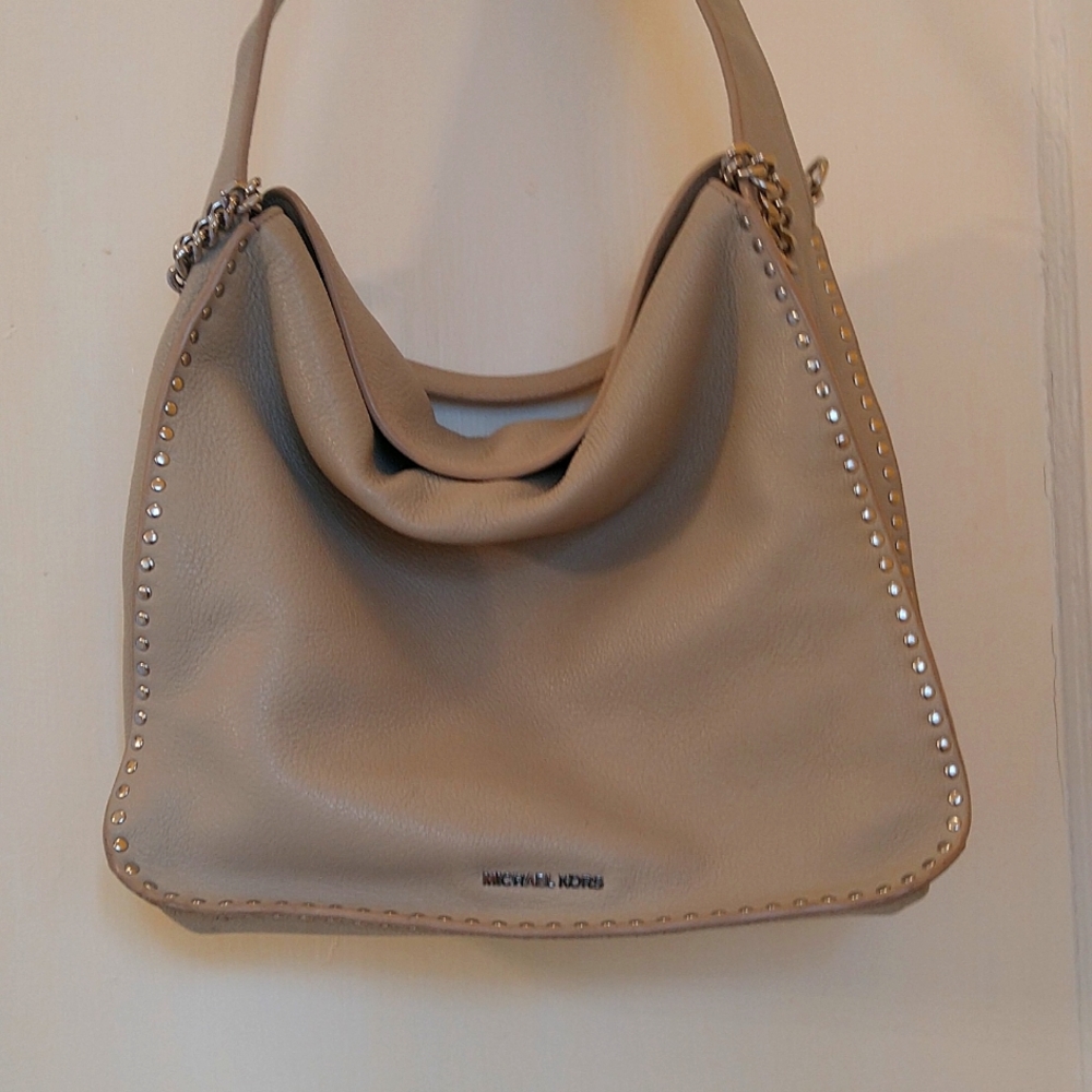 Michael Kors Beautiful Pearl Grey Leather Shoulder Bag